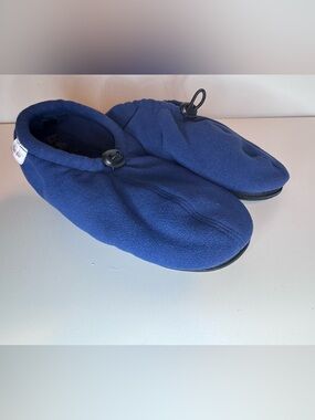 Size small, blue fleece Magic Bag brand slippers like new